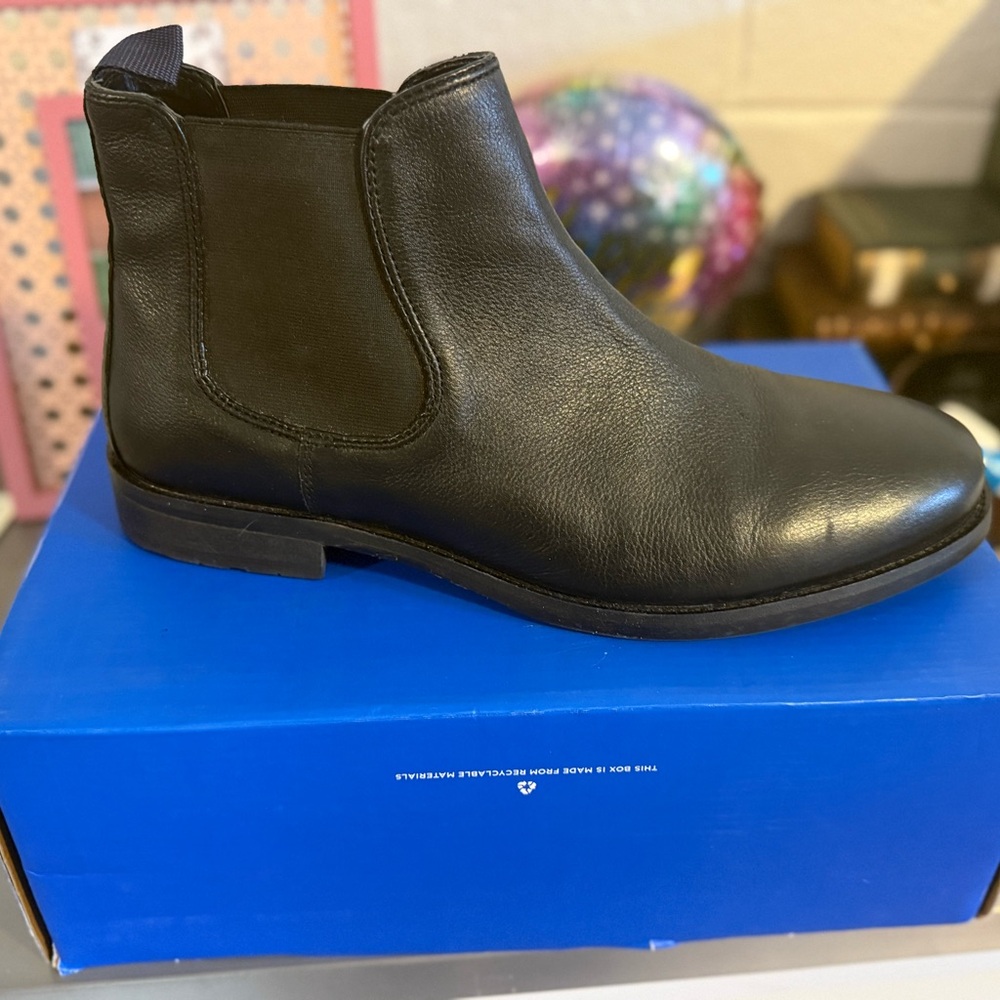 Vince Camuto Black Leather Chelsea Boot ***Right Black Boot ONLY ****amputee